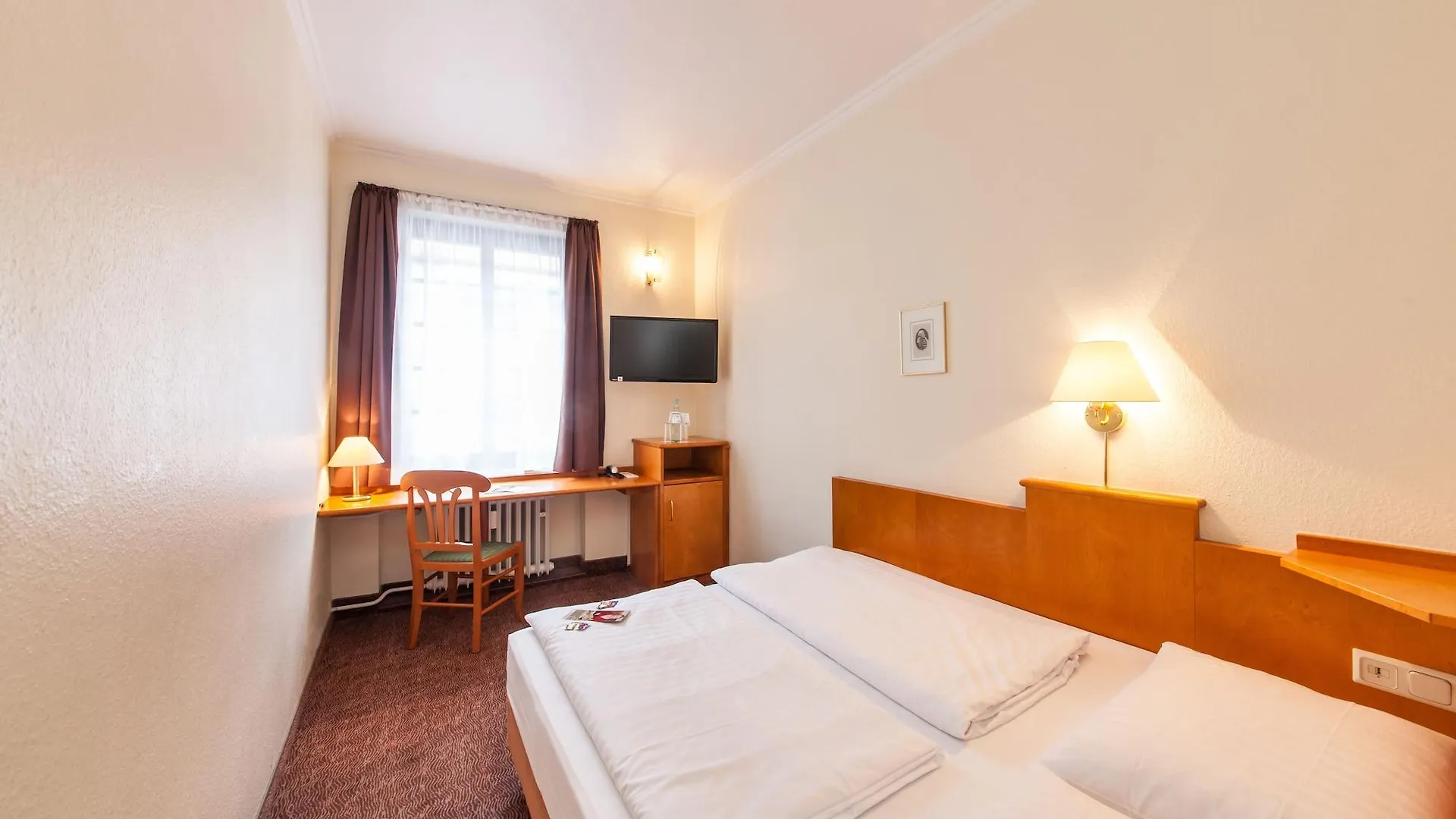 Hotel Ahl Meerkatzen Cologne Germany