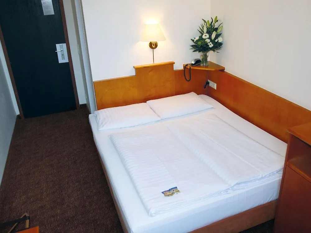 Hotel Ahl Meerkatzen Cologne 3*,