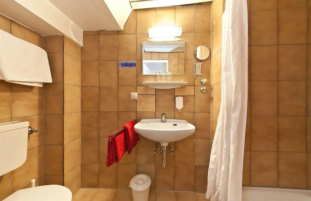 Hotel Ahl Meerkatzen Cologne 3*,  Germany