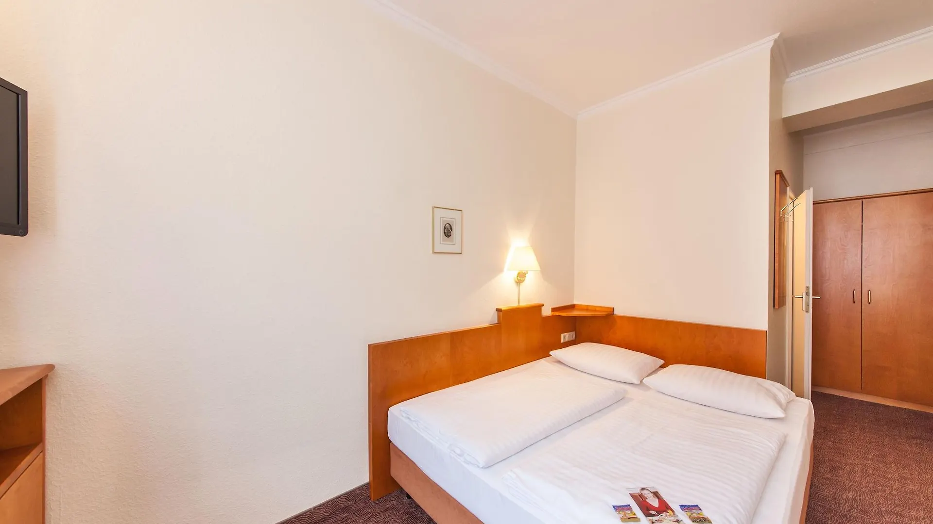 ***  Hotel Ahl Meerkatzen Köln Tyskland